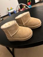 Baby uggs maat 19, Ophalen of Verzenden, Zo goed als nieuw, Schoentjes