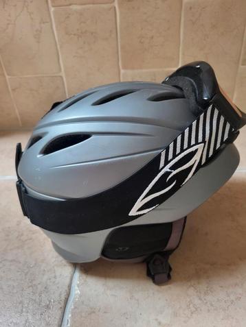Skihelm mat zwart Giro - maat L (59-62) t.e.a.b. beschikbaar voor biedingen