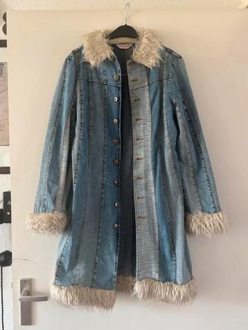 Vintage denim jacket beschikbaar voor biedingen