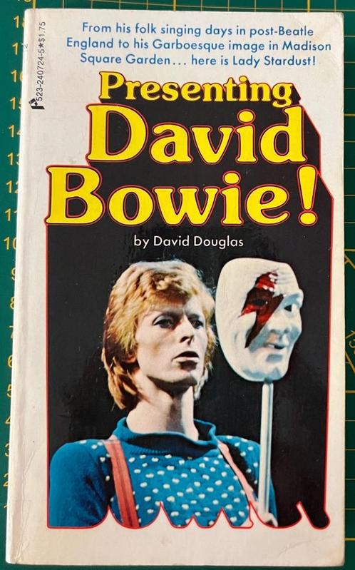 Presenting David Bowie / David Douglas, Boeken, Muziek, Gelezen, Artiest, Ophalen