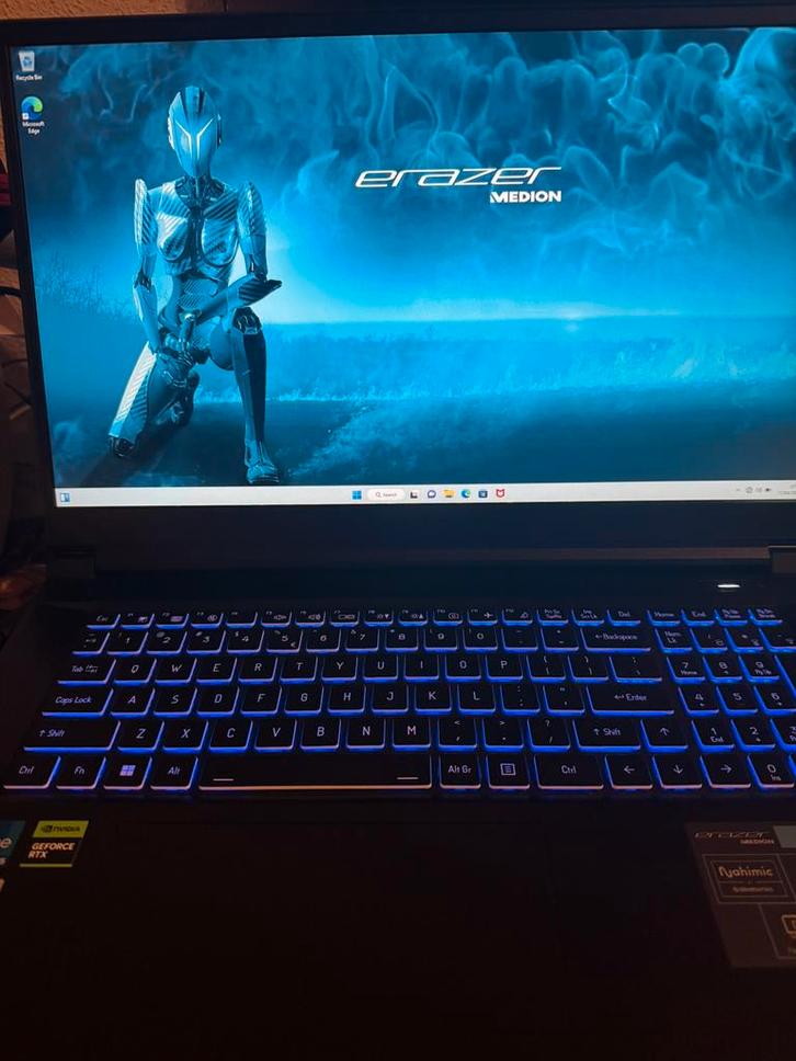 Medion Erazer Scout E20 MD62521 NL, Computers en Software, Windows Laptops, Zo goed als nieuw, 17 inch of meer, SSD, 4 Ghz of meer
