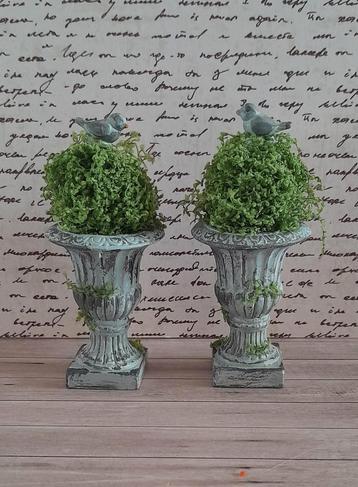 🪴 PPH 1.12 FRANSE BETONNEN TUINVAZEN Twee voor €18.50 🪴 beschikbaar voor biedingen