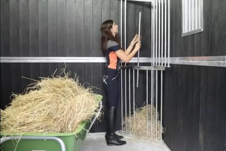 Slowfeeder / Hooiruif hoekmodel, Dieren en Toebehoren, Paarden en Pony's | Overige Paardenspullen, Nieuw, Overige soorten, Ophalen