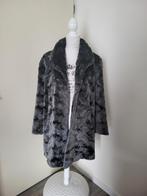 Fluffy winterjas grijs Wega fashion maat M, Kleding | Dames, Jassen | Winter, Ophalen of Verzenden, Gedragen, Maat 38/40 (M), Grijs