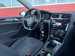 Volkswagen Golf 1.0 TSI Comfortline Business CAMERA / NAVI /, Stof, Gebruikt, Bedrijf, Handgeschakeld