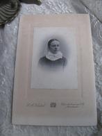 Antieke Foto met Non - A Schotel / Arnhem - 16 x 11 cm, Verzamelen, Foto's en Prenten, Gebruikt, Verzenden, Foto, Voor 1940