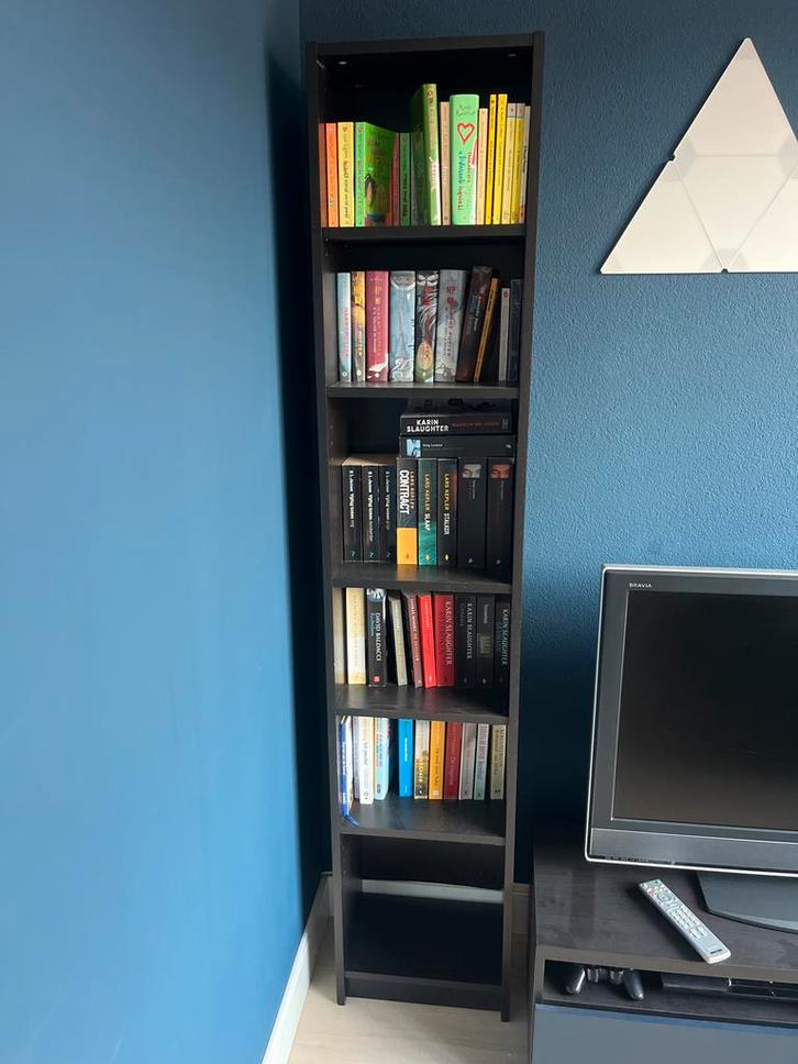 IKEA Billy Boekenkast 40x28x202 cm - zwartbruin, Huis en Inrichting, Kasten | Boekenkasten, Gebruikt, Minder dan 50 cm, 200 cm of meer