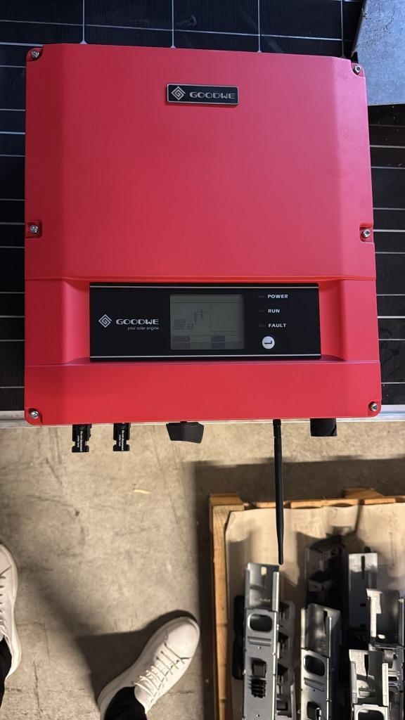 Goodwe 3600 omvormer, Doe-het-zelf en Verbouw, Zonnepanelen en Toebehoren, Gebruikt, Overige typen, 200 wattpiek of meer, Ophalen of Verzenden