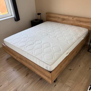 Tweepersoonsbed 180x210 + SwissSense matras beschikbaar voor biedingen