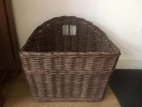 Bruine rotan opbergmand, Huis en Inrichting, Woonaccessoires | Schalen en Manden, Gebruikt, Mand, Rechthoekig, Riet, Ophalen of Verzenden
