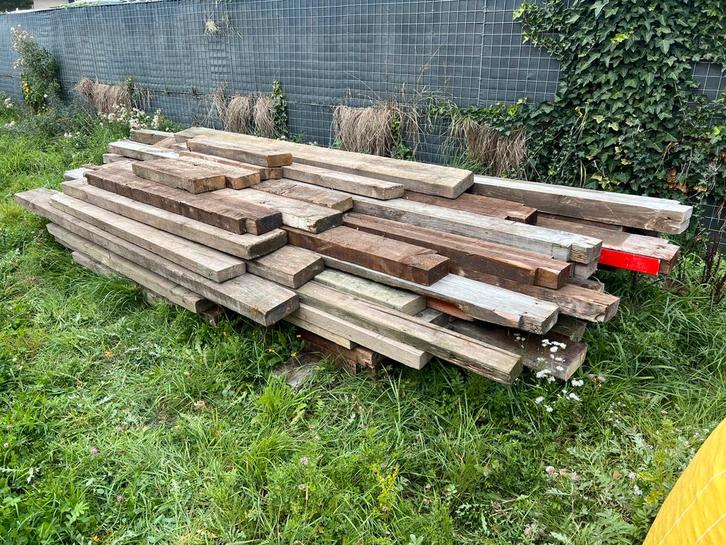 Balken grote partij tbv stutten, onderslagen, staanders, Doe-het-zelf en Verbouw, Hout en Planken, Zo goed als nieuw, Balk, Vuren