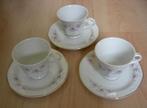 3 Kop en schotels met roosjes motief., Huis en Inrichting, Keuken | Servies, Overige materialen, Ophalen of Verzenden, Zo goed als nieuw