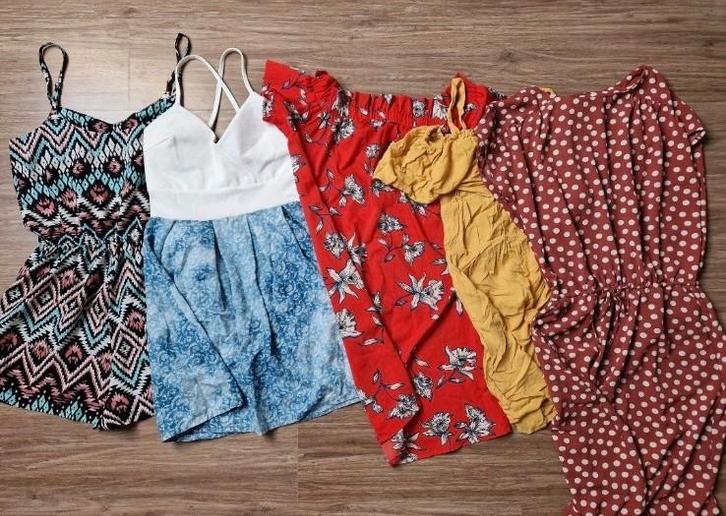Kledingbundel met zomerjurkjes en jumpsuit S jurkje, Kleding | Dames, Dames-kledingpakketten, Zo goed als nieuw, Ophalen of Verzenden