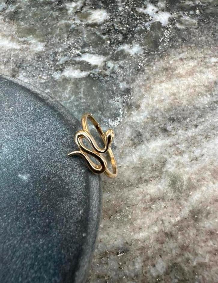 18K gouden slangen ring, Sieraden, Tassen en Uiterlijk, Ringen, Zo goed als nieuw, Dame of Heer, Goud, Goud, Ophalen of Verzenden