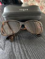 Vogue zonnebril, Sieraden, Tassen en Uiterlijk, Zonnebrillen en Brillen | Dames, Overige merken, Gebruikt, Zonnebril, Bruin