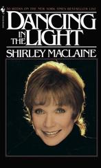Shirley Maclaine Dancing in the Light, Ophalen of Verzenden, Nieuw, Spiritualiteit algemeen, Achtergrond en Informatie