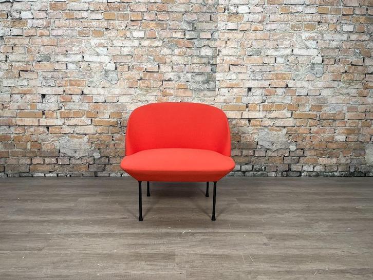 Muuto Oslo bij TheReSales, Huis en Inrichting, Fauteuils, Zo goed als nieuw, Metaal, Stof, 75 tot 100 cm, Minder dan 75 cm, Ophalen of Verzenden