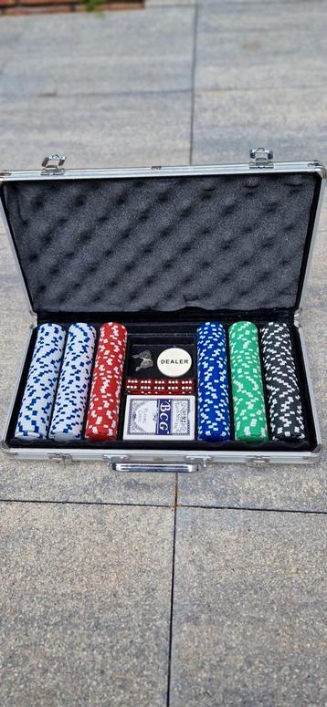 Pokerset helemaal nieuw!! beschikbaar voor biedingen