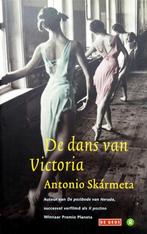 Antonio Skármeta - De dans van Victoria, Boeken, Ophalen of Verzenden, Zo goed als nieuw, Wereld overig