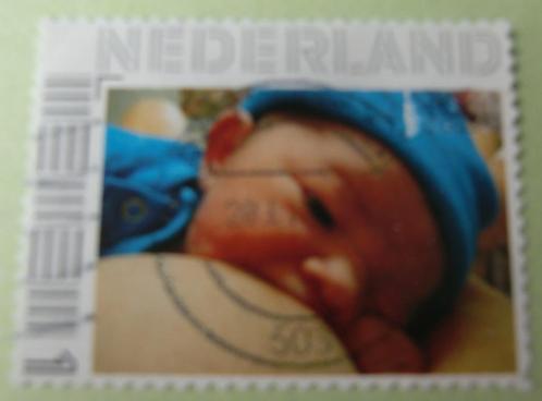 Persoonlijke zegel - Baby drinkt moedermelk - gest., Postzegels en Munten, Postzegels | Nederland, Gestempeld, Na 1940, Verzenden