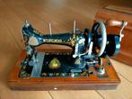 Antieke Wilhelmina naaimachine  met houten beschermkap, Antiek en Kunst, Ophalen of Verzenden