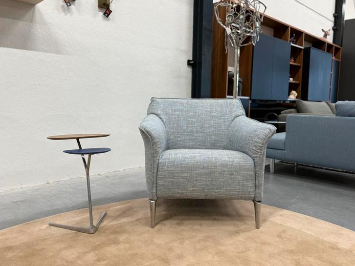 Nieuw Leolux Mayon Fauteuil Ruvido Blauw design stoel stof, Huis en Inrichting, Fauteuils, Nieuw, Stof, 50 tot 75 cm, 75 tot 100 cm