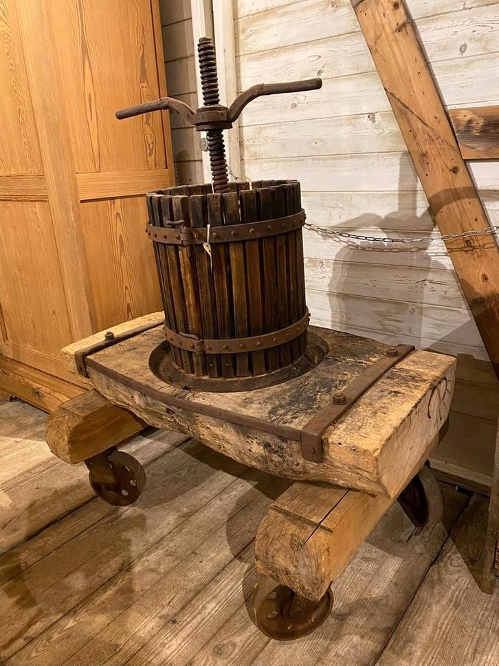 Stoer landelijke pers wijnpers druivenpers, Antiek en Kunst, Antiek | Gereedschap en Instrumenten, Ophalen