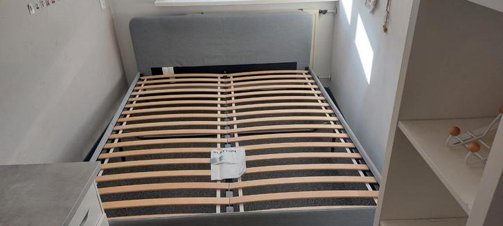 IKEA SLATTUM Bedframe 160x200 - Tweepersoons, Huis en Inrichting, Slaapkamer | Bedden, Zo goed als nieuw, Tweepersoons, 160 cm