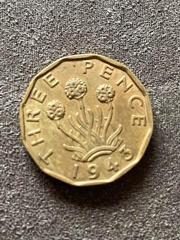 Britse koperen threepence munt uit 1943 beschikbaar voor biedingen