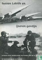 Tussen Lobith en ijzeren gordijn, Boeken, Oorlog en Militair, Ophalen of Verzenden, 1945 tot heden, Gelezen