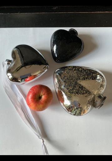 3 Grote glazen kerstballen in de vorm van hart, hartje. Glas beschikbaar voor biedingen