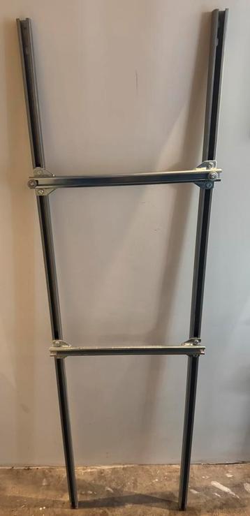 Universeel montageframe gaswandketel beschikbaar voor biedingen