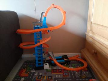 Hotwheels sky crash tower met extra's 