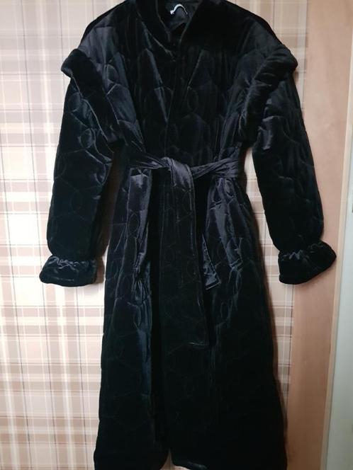 Mantel gevoerd zwart wicca gothic mt M /L, Kleding | Dames, Jassen | Winter, Zo goed als nieuw, Zwart, Ophalen of Verzenden