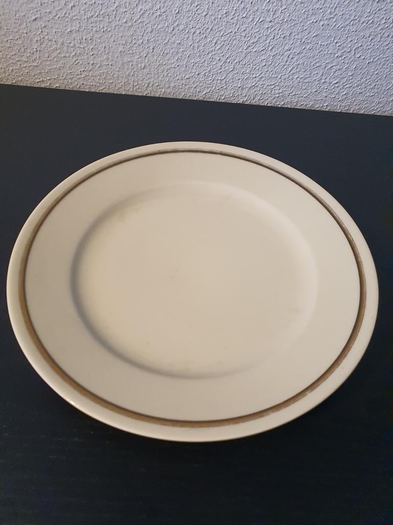 Johann Seltmann Vohenstrauss Bavaria 31 Bord
19,5 cm, Antiek en Kunst, Antiek | Servies los, Ophalen of Verzenden