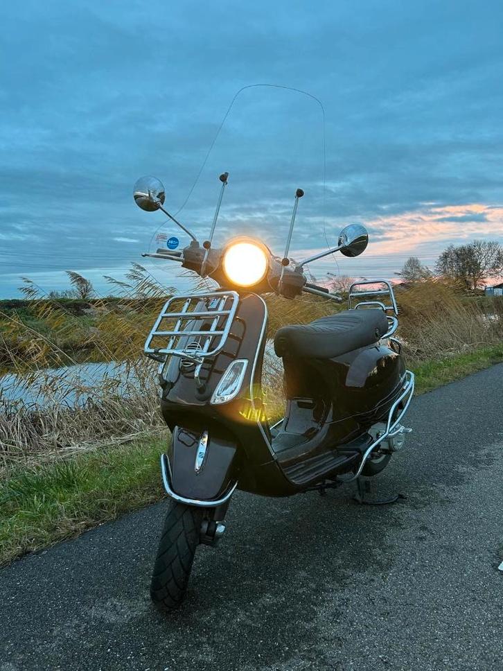 Vespa Piaggo LX50 Touring, Fietsen en Brommers, Scooters | Vespa, Gebruikt, Vespa LX, Maximaal 45 km/u, Benzine, Ophalen
