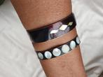 Armbanden parelmoer zilverkleur heeft tintje koffiebruin., Ophalen of Verzenden, Zo goed als nieuw, Overige materialen