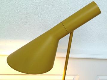 Louis Poulsen AJ STAANDE VLOERLAMP WARM OKER GEEL Z.G.A.N. beschikbaar voor biedingen
