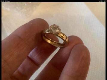 Vintage gouden ring Versace logo briljant ges. zirkoon 18 k beschikbaar voor biedingen