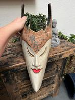 Houtsnijwerk masker uit Bali Indonesie bekleed met batik, Huis en Inrichting, Verburgt Vintage, Ophalen of Verzenden, Schipluidenlaan 20 5035KJ Tilburg