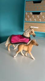 Schleich hengst met veulen + deken, Ophalen of Verzenden, Zo goed als nieuw, Paard, Beeldje of Figuurtje