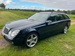 Mercedes-Benz E200 1.8 Kompr Combi AUT LPG G3 NL auto!, Auto's, Mercedes-Benz, Automaat, Zwart, 4 cilinders, Blauw