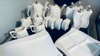 Servies 68 delig, wit met zilverkleurige randen., Ophalen, Zo goed als nieuw, Bord(en), Overige stijlen