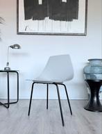 4x vintage Tonneau chairs design by Pierre Guariche, Huis en Inrichting, Stoelen, Ophalen, Kunststof, Gebruikt, -