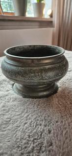 Bronzen Schaal met Decoratie, Ophalen