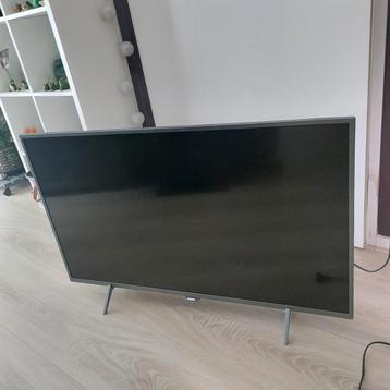 Deels defecte Philips smart tv beschikbaar voor biedingen
