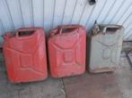 Drietal oude benzine containers jerrycan, Antiek en Kunst, Ophalen