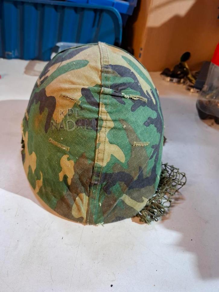 Legerhelm met camouflage overtrek, Verzamelen, Militaria | Algemeen, Overige soorten, Helm of Baret, Amerika, Ophalen of Verzenden