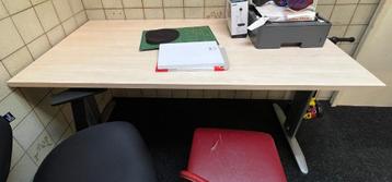 bureau beschikbaar voor biedingen