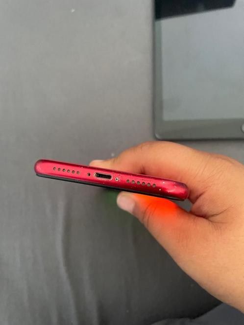 Iphone 11 ROOD, Telecommunicatie, Mobiele telefoons | Hoesjes en Frontjes | Apple iPhone, Zo goed als nieuw, iPhone 11, Ophalen of Verzenden